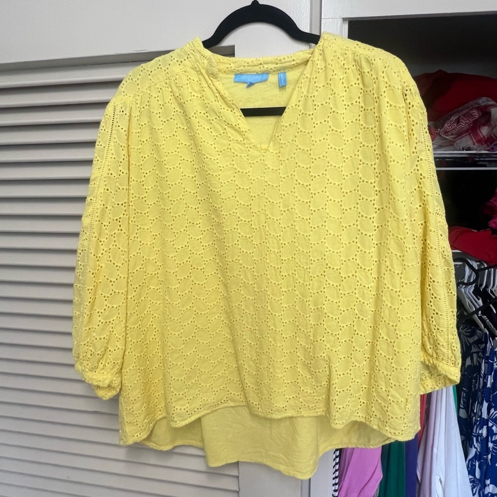 ☀️ Draper James RSVP Yellow Eyelet Blouse – Size XL
